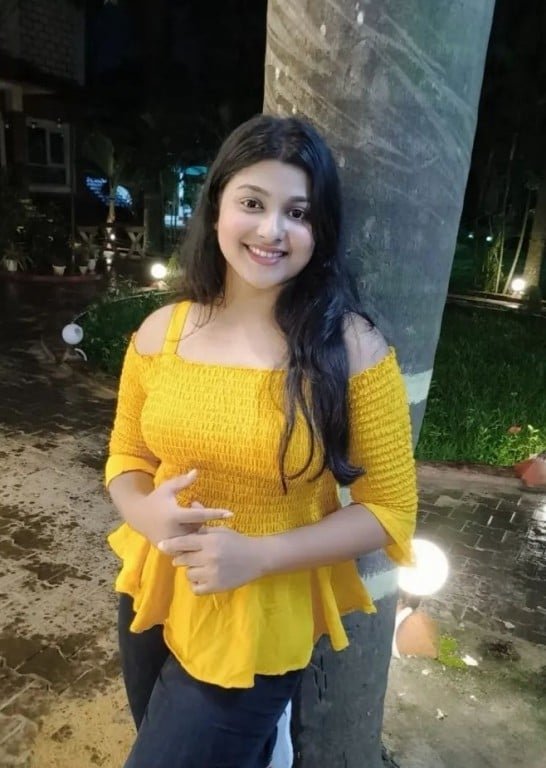 Ayushi — massage service escort in Borivali, Zirakpur
